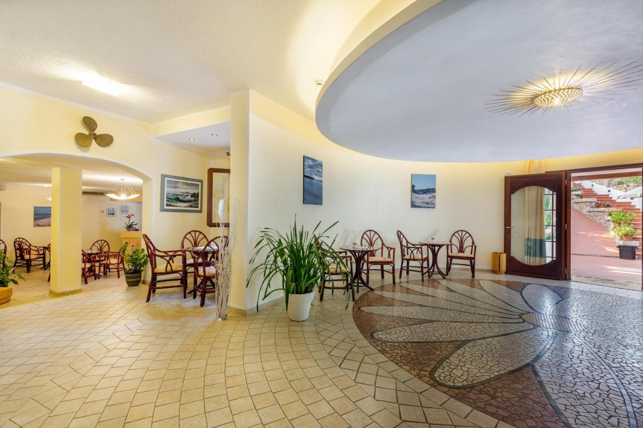 Hotel Mon Repos บายาซาร์ดิเนีย ภายนอก รูปภาพ